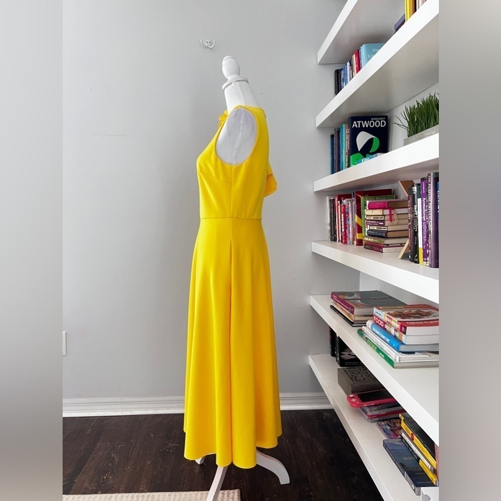 BADGLEY MISCHKA. Ruffle Shoulder Sleeveless Cocktail Dress size 8 - Picture 3 of 15